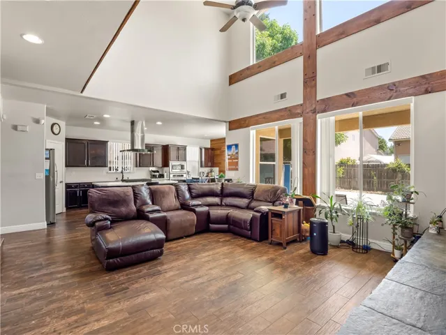 2686 Robinwood, Clovis, California 93611