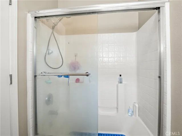 2686 Robinwood, Clovis, California 93611