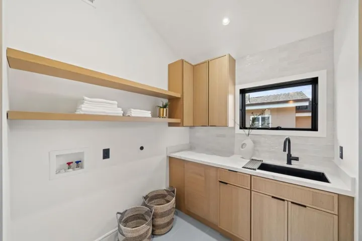 1548 Cypress Avenue, Burlingame, California 94010