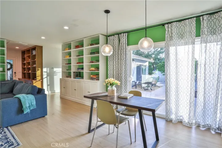2117 Oxford, Claremont, California 91711