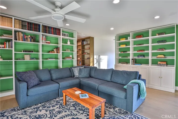 2117 Oxford, Claremont, California 91711
