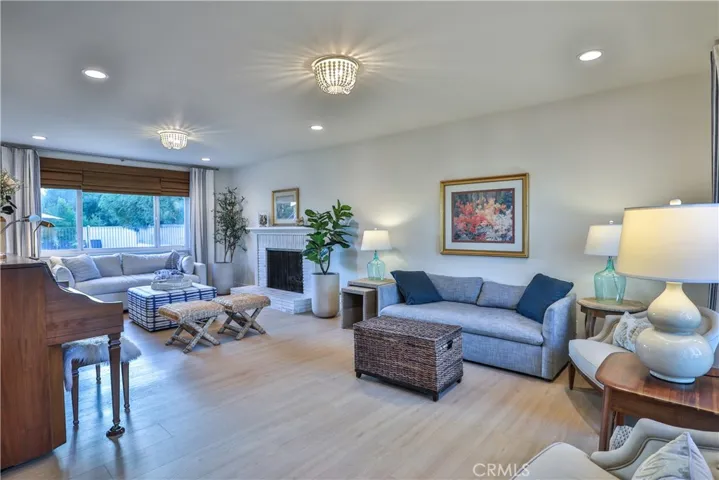 2117 Oxford, Claremont, California 91711