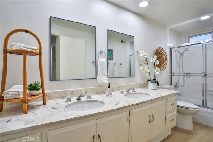2117 Oxford, Claremont, California 91711