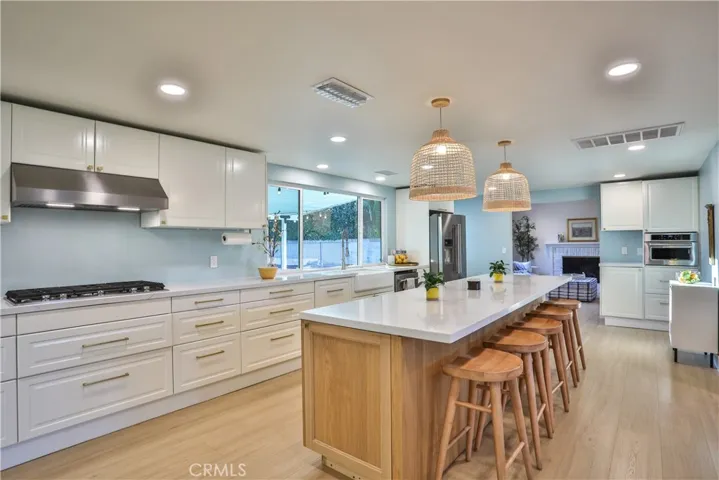 2117 Oxford, Claremont, California 91711