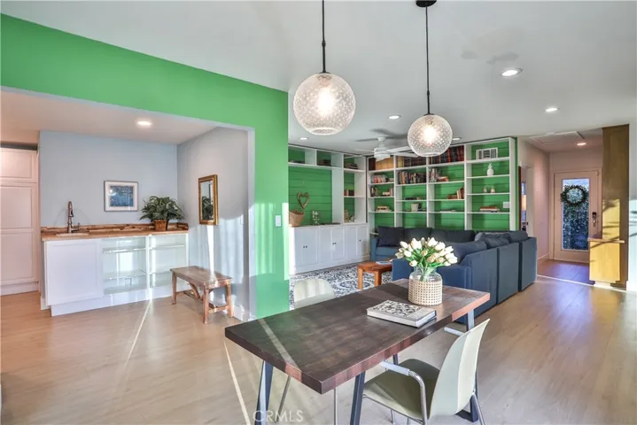 2117 Oxford, Claremont, California 91711