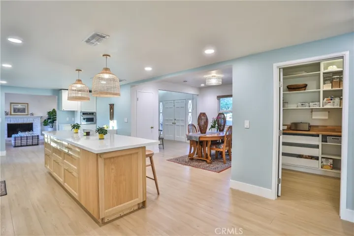 2117 Oxford, Claremont, California 91711