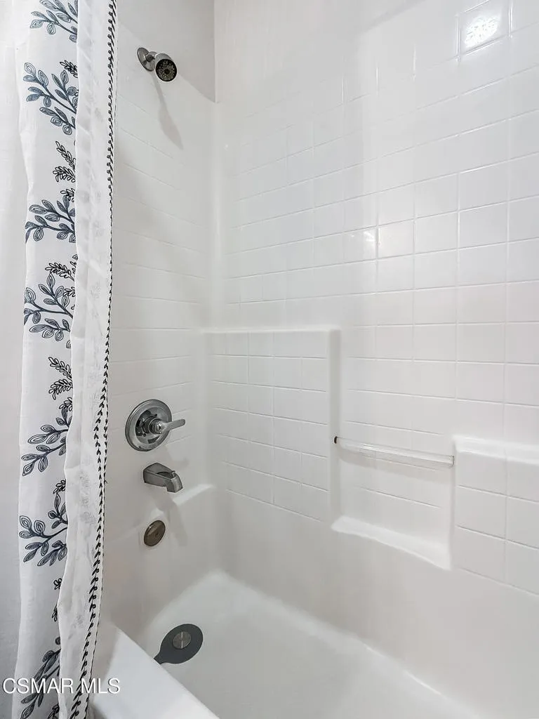 hShared Bath3