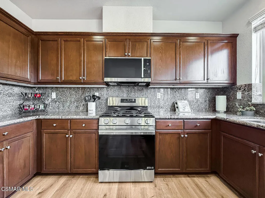 cKitchen and Dining3