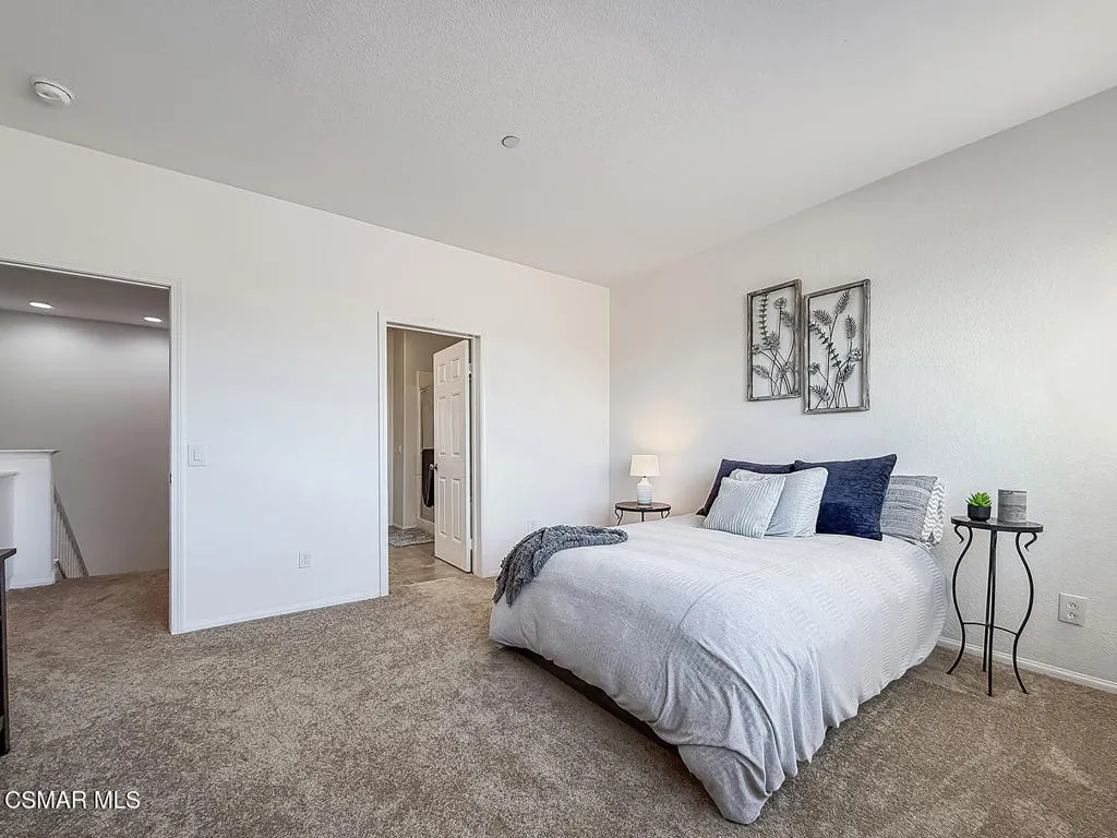 iPrimary Bedroom Suite3