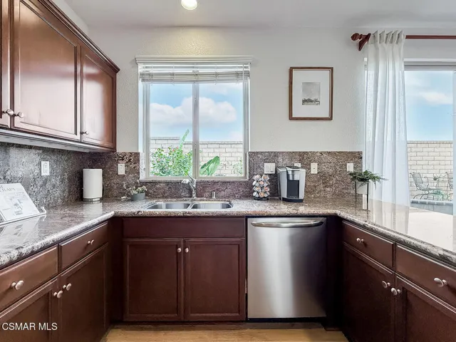 cKitchen and Dining4