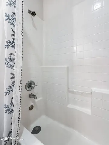 hShared Bath3