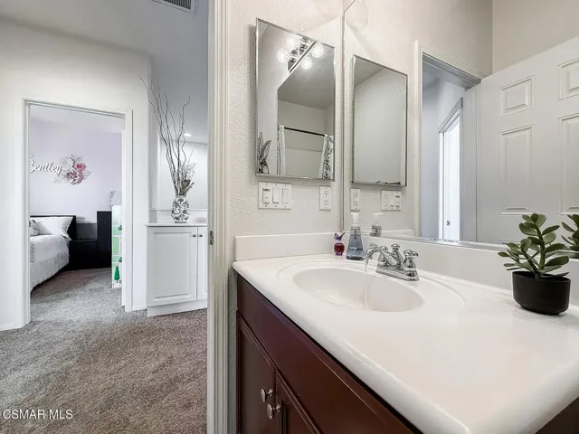 hShared Bath2