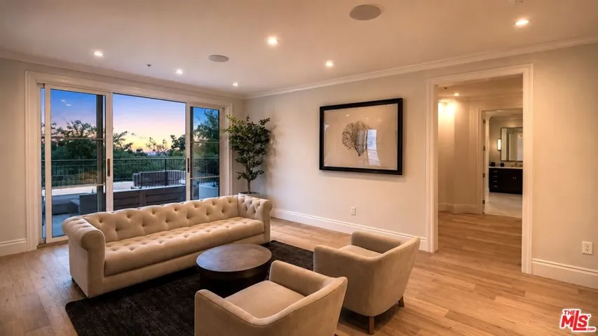 722 N Camden Drive, Beverly Hills, California 90210