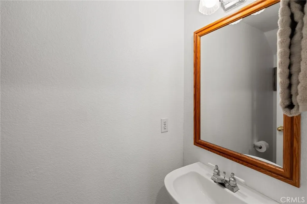 1/2 bath downstairs for guests

