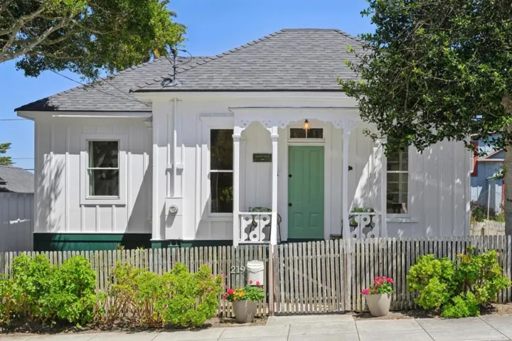 219 Willow Street, Pacific Grove, California 93950