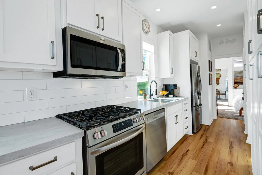 KITCHEN.jpg mls