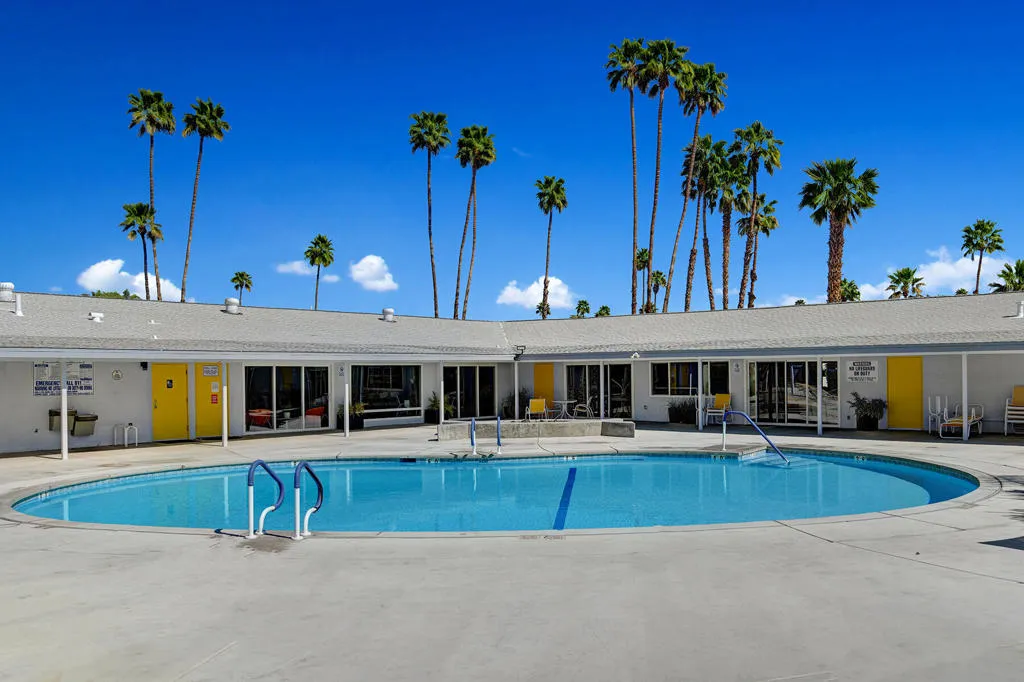 POOL.jpg mls