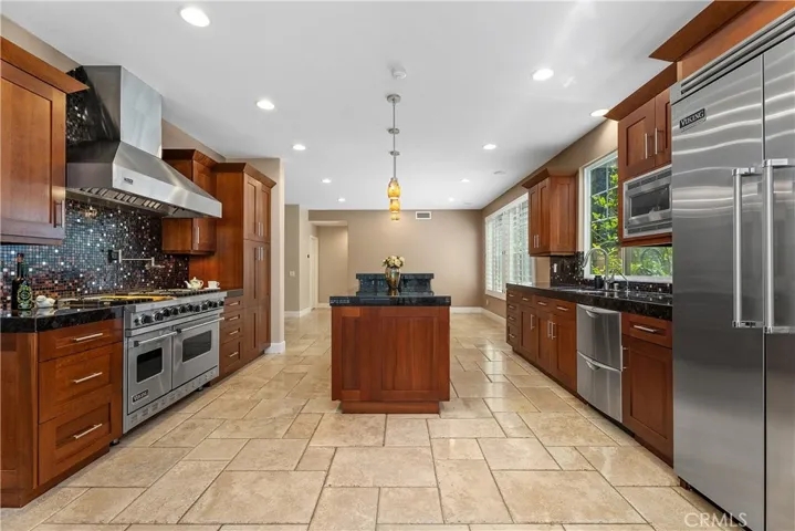 22661 Teakwood, Mission Viejo, California 92692