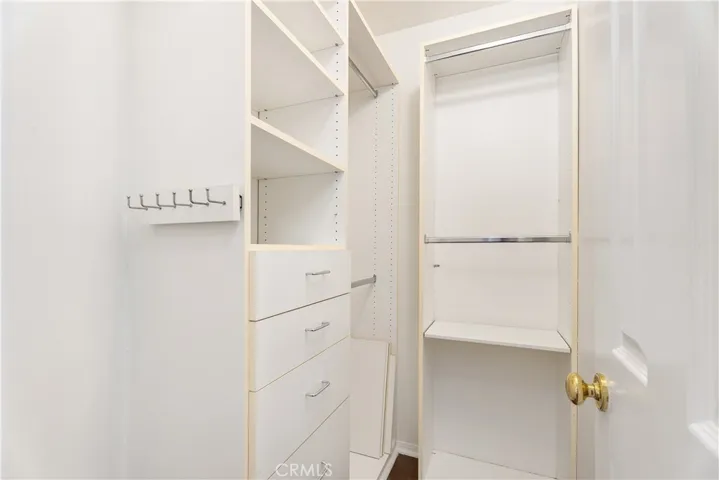 Walking Closet