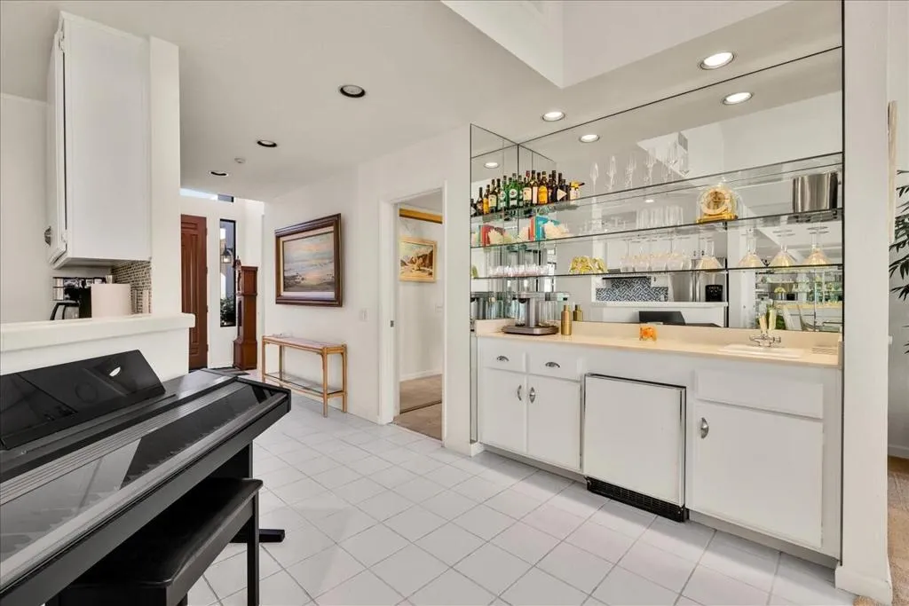 Foyer 57-19