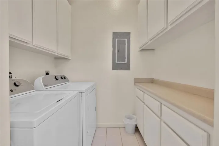 Laundry 02-32