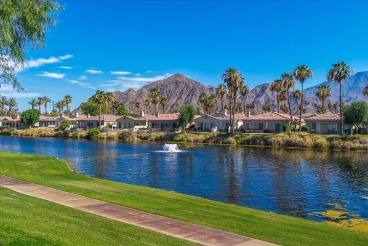 27-Duna La Quinta Community (2)