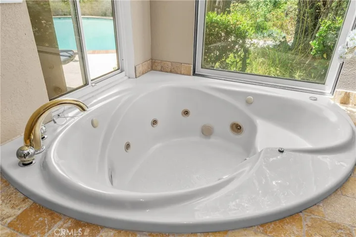 jetted tub