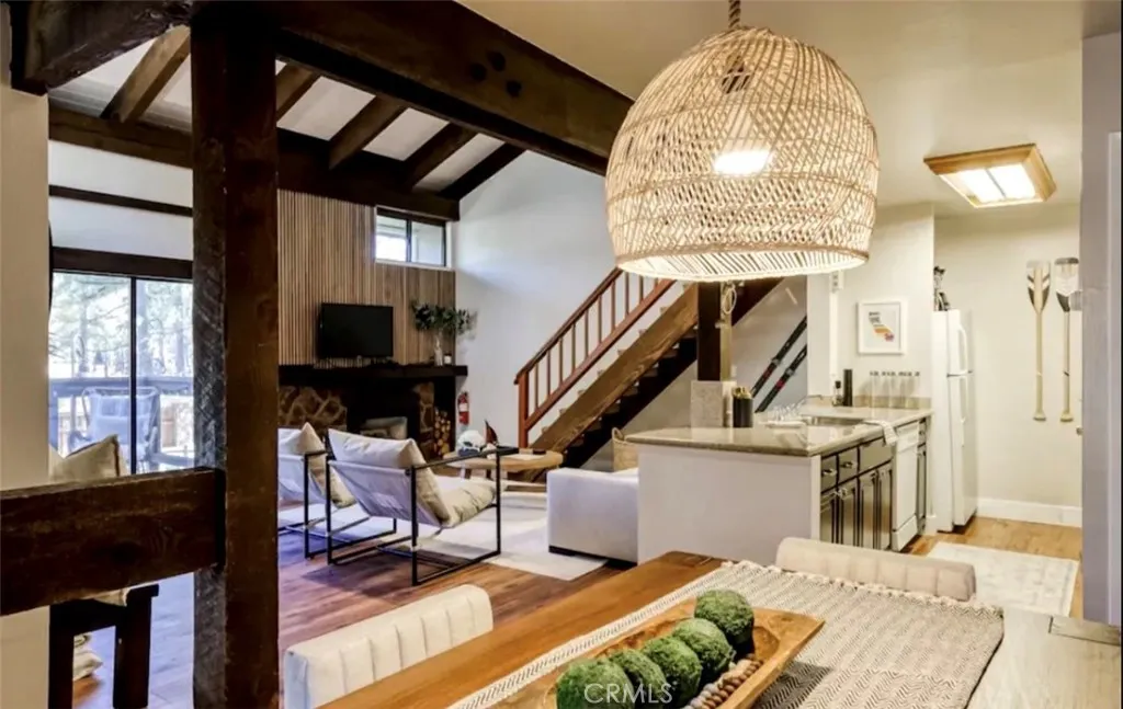 Dining/living room