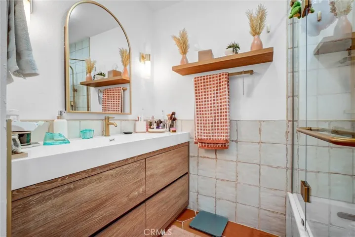 Master Bathroom upstairs