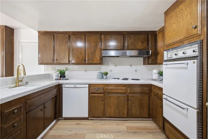 537 Redlands, Claremont, California 91711