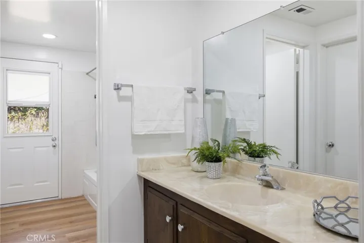 537 Redlands, Claremont, California 91711