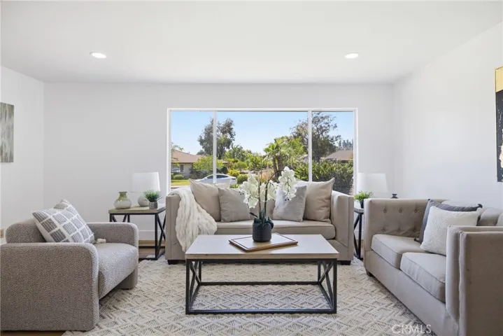537 Redlands, Claremont, California 91711