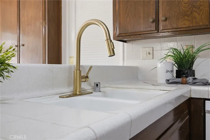 537 Redlands, Claremont, California 91711