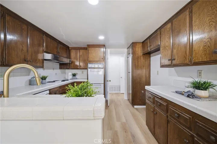 537 Redlands, Claremont, California 91711