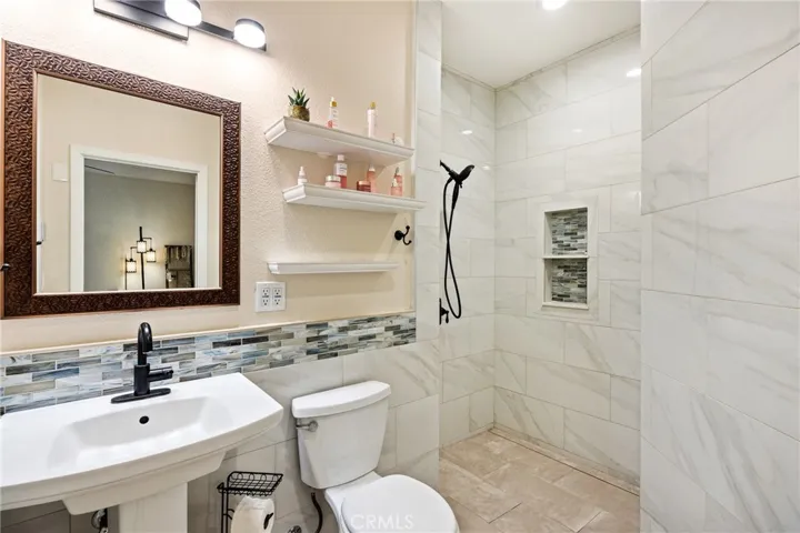 5781 Glenview, San Luis Obispo, California 93401