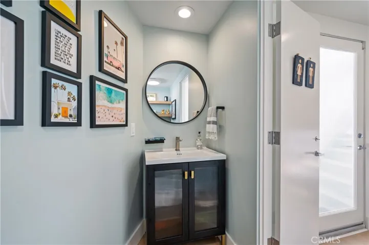 53 15th Street, Hermosa Beach, California 90254