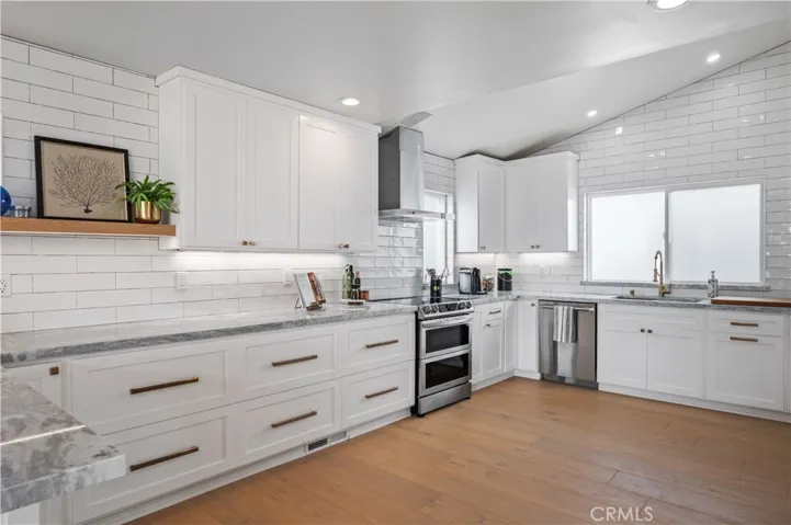53 15th Street, Hermosa Beach, California 90254