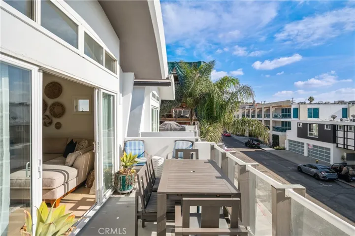 53 15th Street, Hermosa Beach, California 90254
