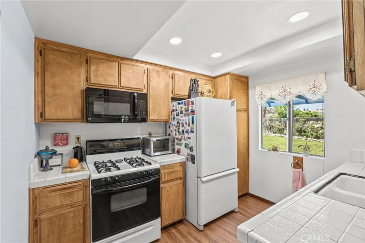 1171 Canyon View Lane, Colton, California 92324