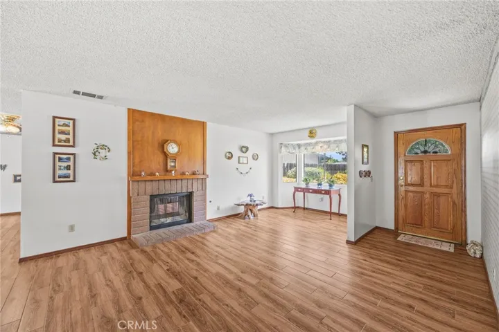 1171 Canyon View Lane, Colton, California 92324