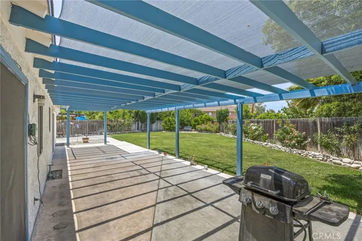1171 Canyon View Lane, Colton, California 92324