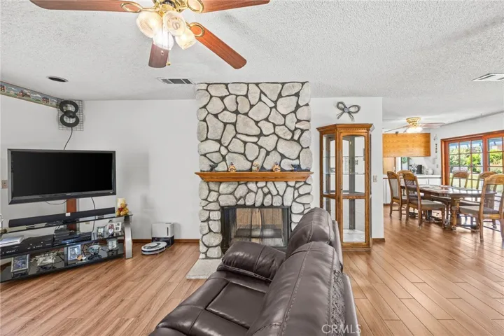 1171 Canyon View Lane, Colton, California 92324