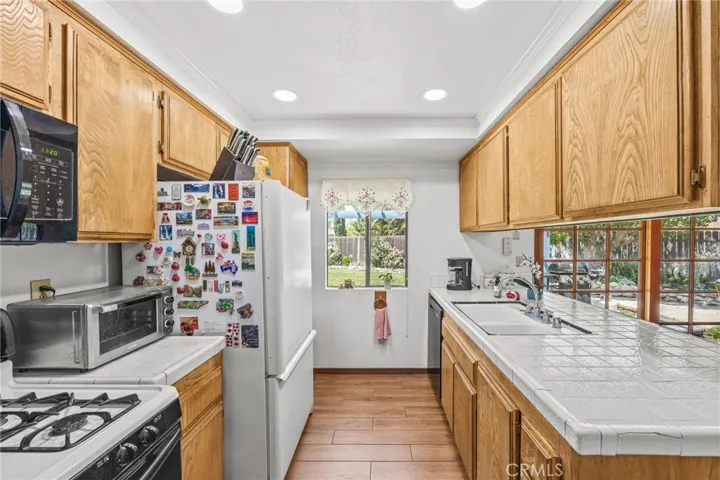 1171 Canyon View Lane, Colton, California 92324