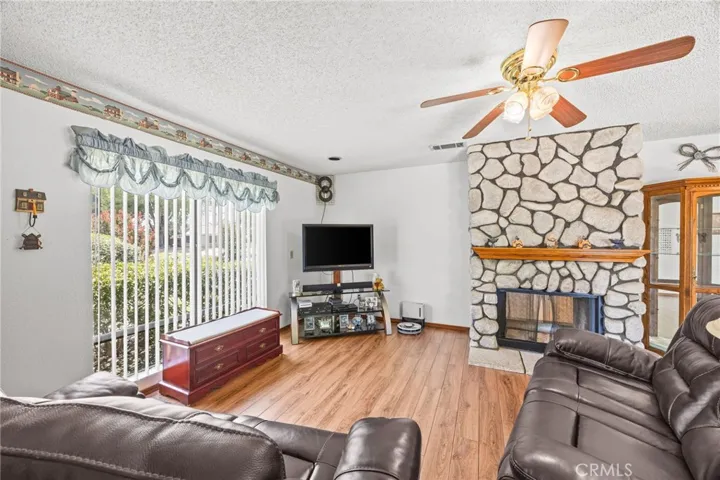 1171 Canyon View Lane, Colton, California 92324