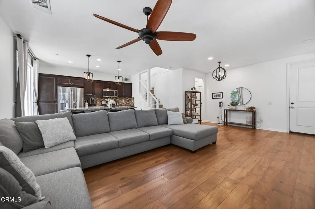 Living room 3