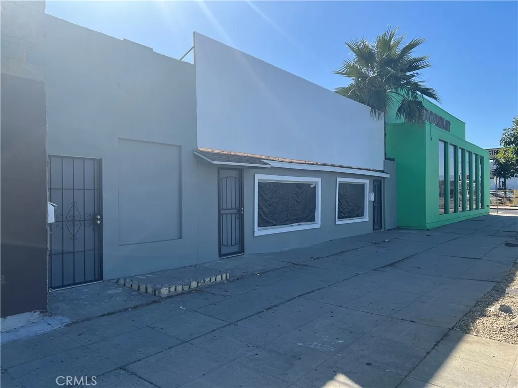 5725 Lankershim