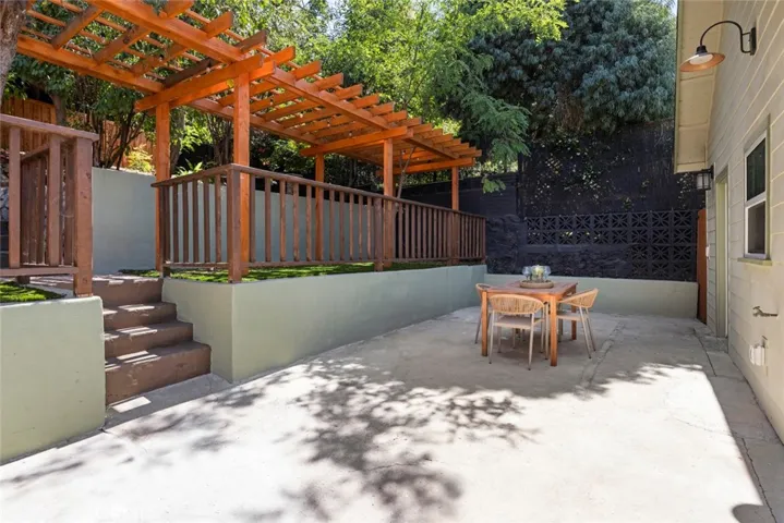 5850 Burwood Ave, Los Angeles, California 90042