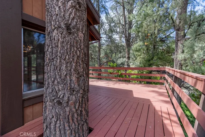 Wraparound deck