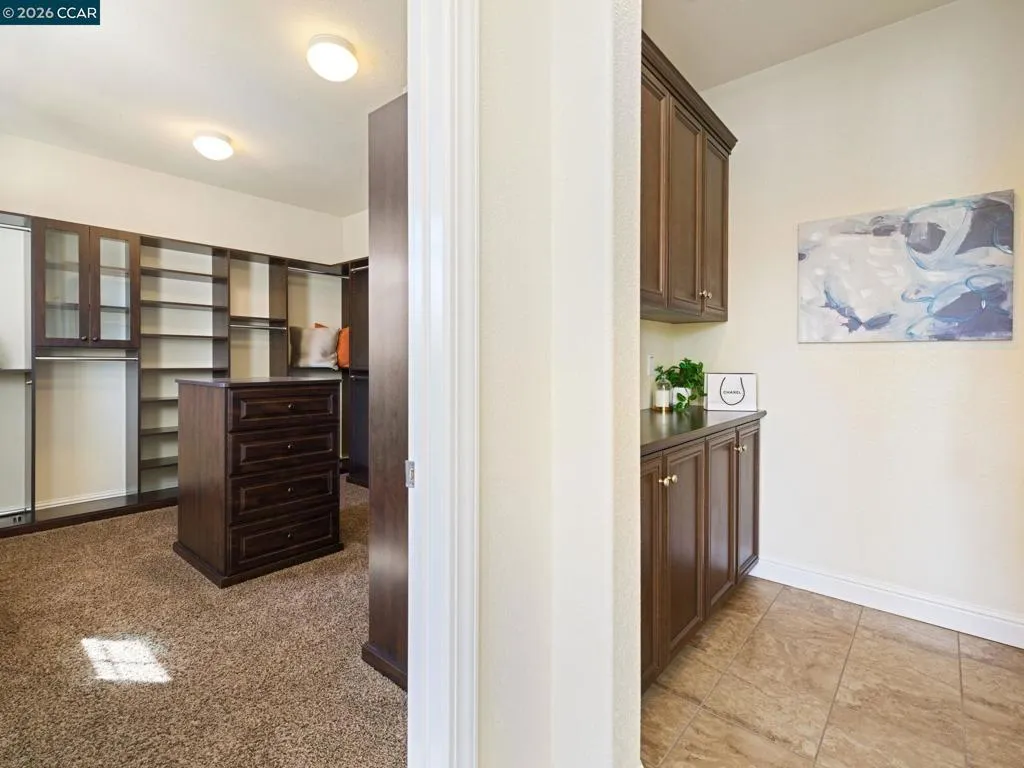 Walk In Closet