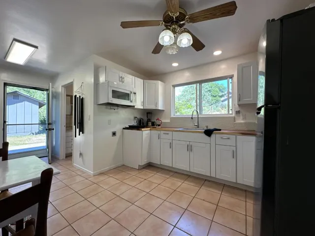 45100 Carmel Valley Road, Greenfield, California 93927